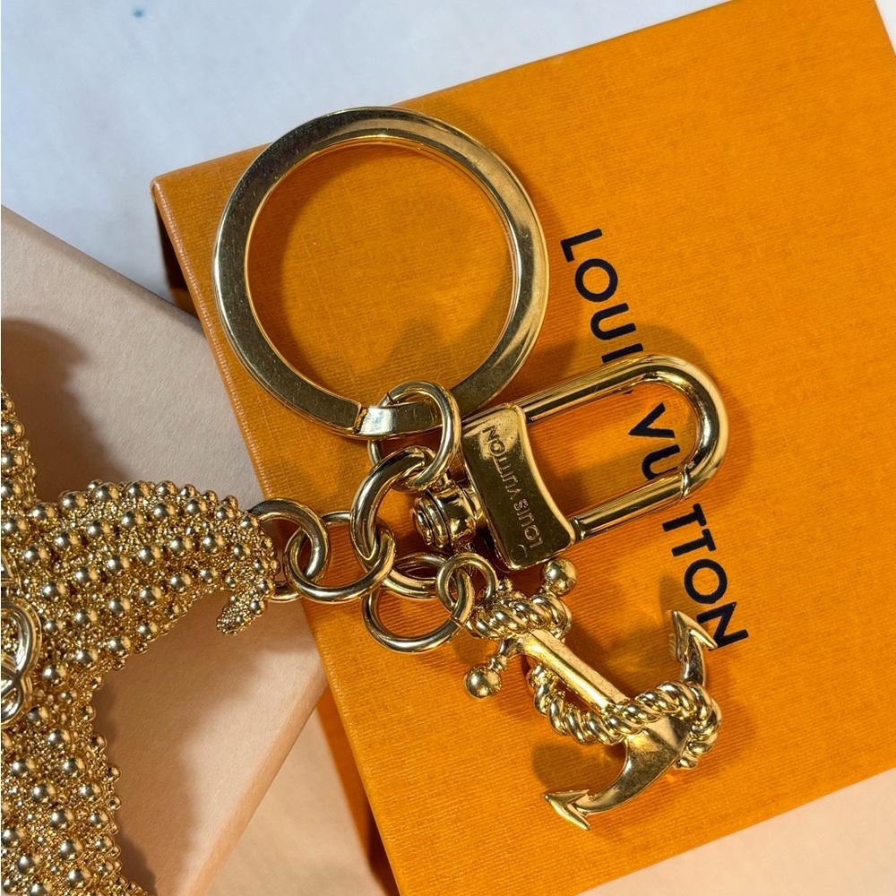 Super Cute Louis Vuitton Starfish Key Holder and Bag Charm - Picture 2 of 6
